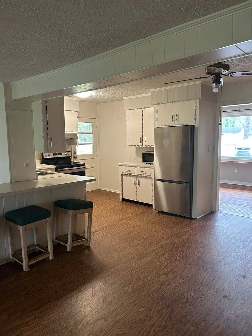 House for rent at 517 Griffin Ave, Savannah, GA 31408