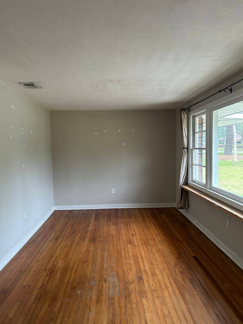House for rent at 517 Griffin Ave, Savannah, GA 31408