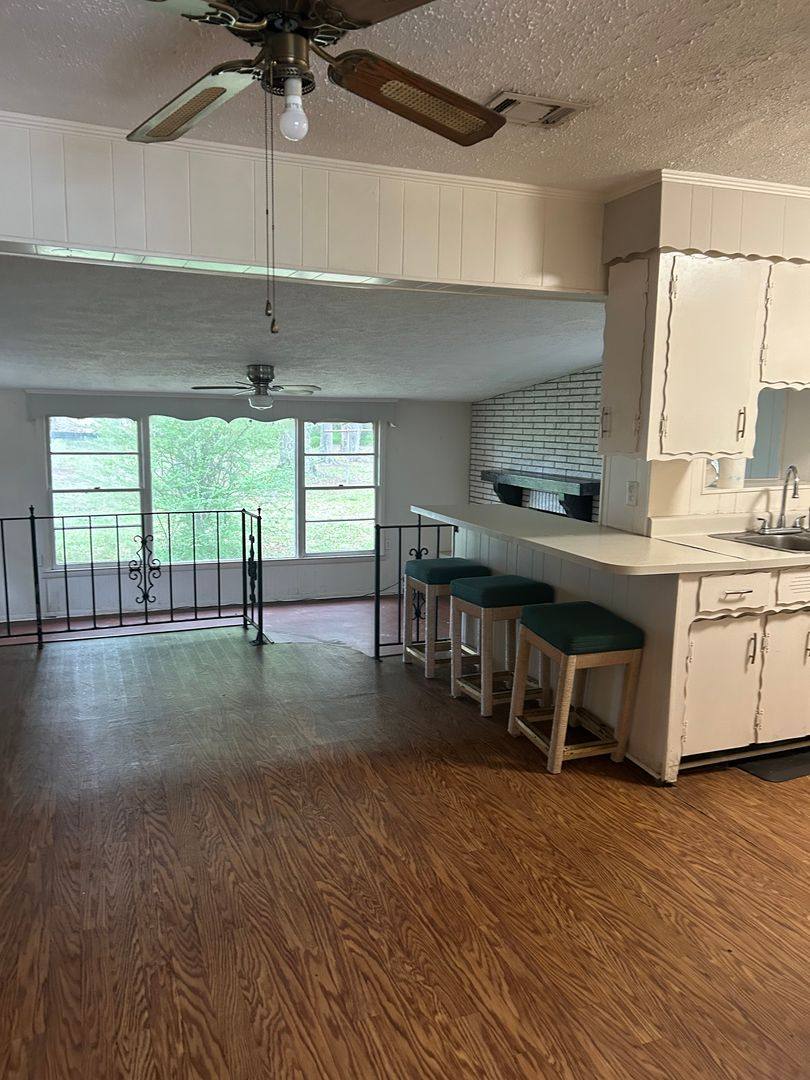 House for rent at 517 Griffin Ave, Savannah, GA 31408