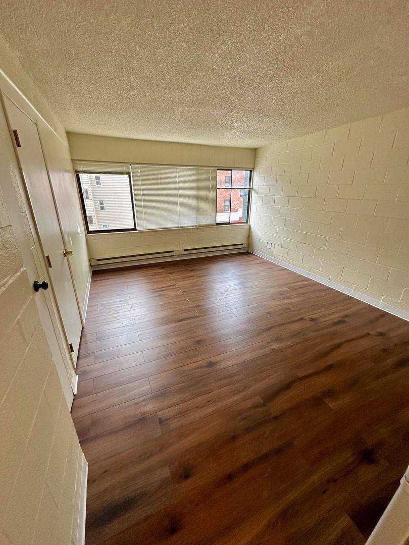 Apartment for rent at 4139 12th Ave NE, Seattle, WA 98105