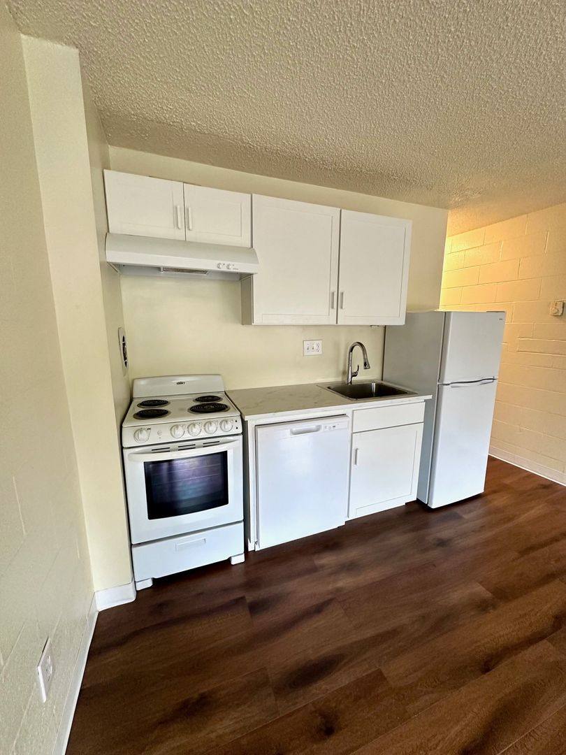 Apartment for rent at 4139 12th Ave NE, Seattle, WA 98105