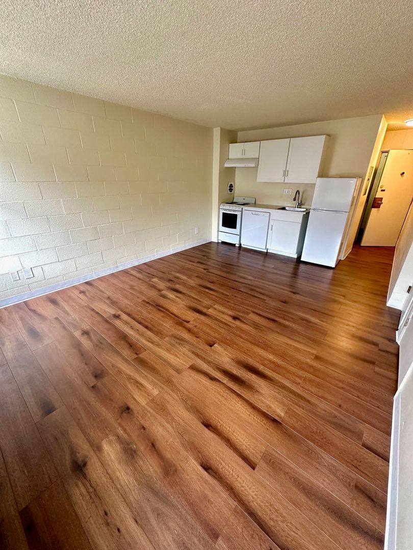 Apartment for rent at 4139 12th Ave NE, Seattle, WA 98105