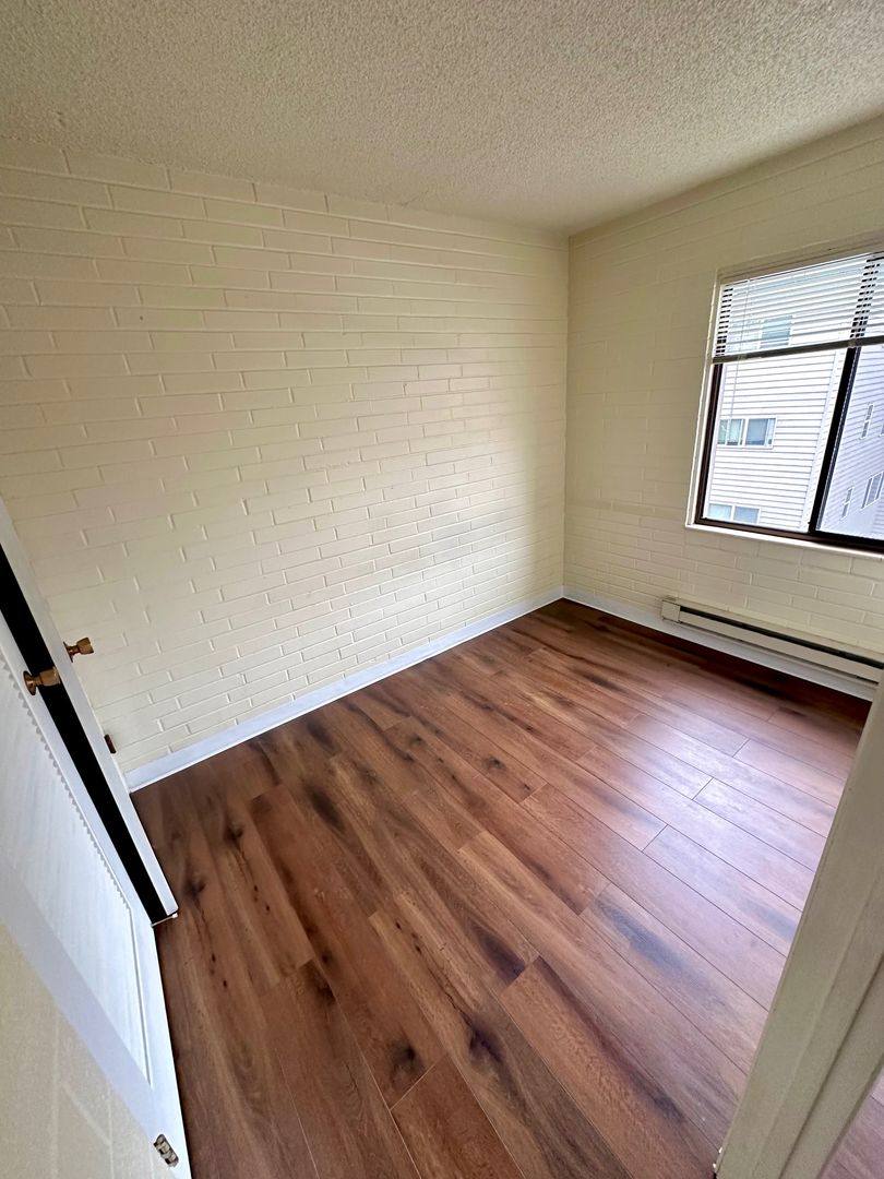 Apartment for rent at 4139 12th Ave NE, Seattle, WA 98105