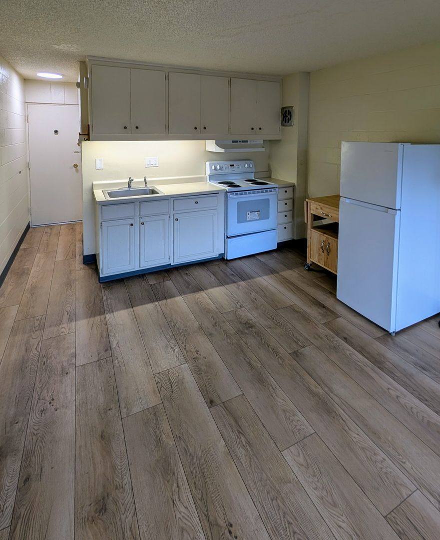 Apartment for rent at 4139 12th Ave NE, Seattle, WA 98105