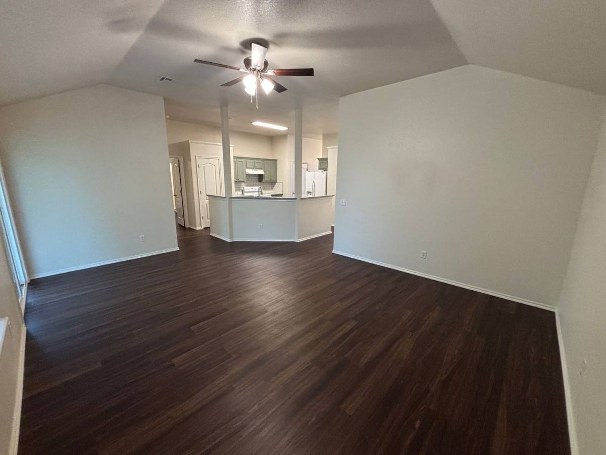 House for rent at 912 Cavecreek St, Norman, OK 73071