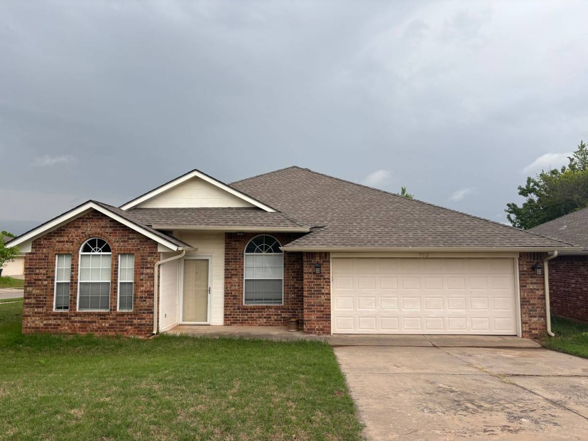 House for rent at 912 Cavecreek St, Norman, OK 73071