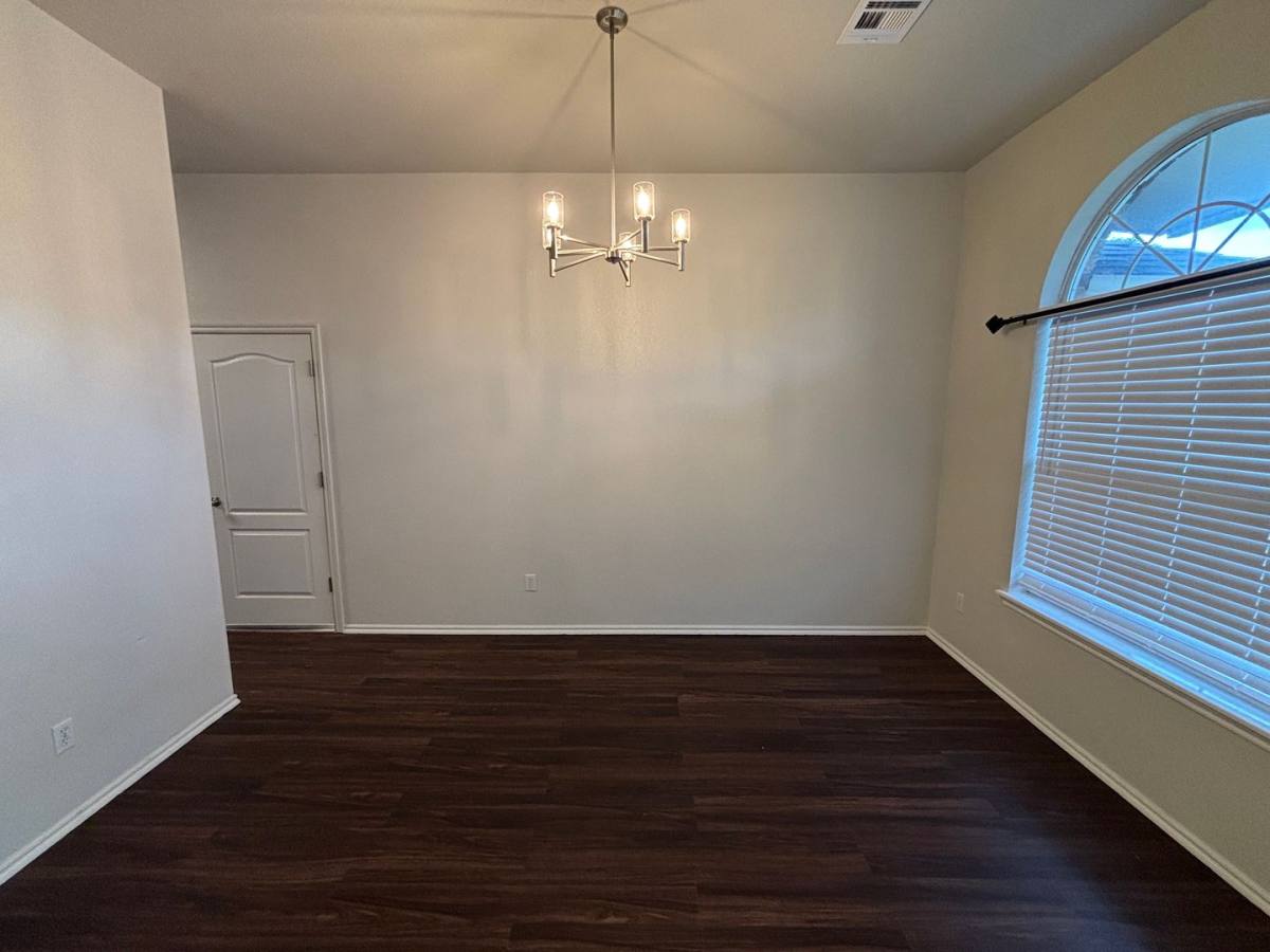 House for rent at 912 Cavecreek St, Norman, OK 73071