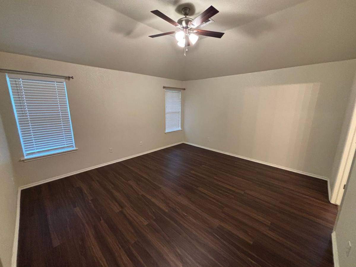House for rent at 912 Cavecreek St, Norman, OK 73071