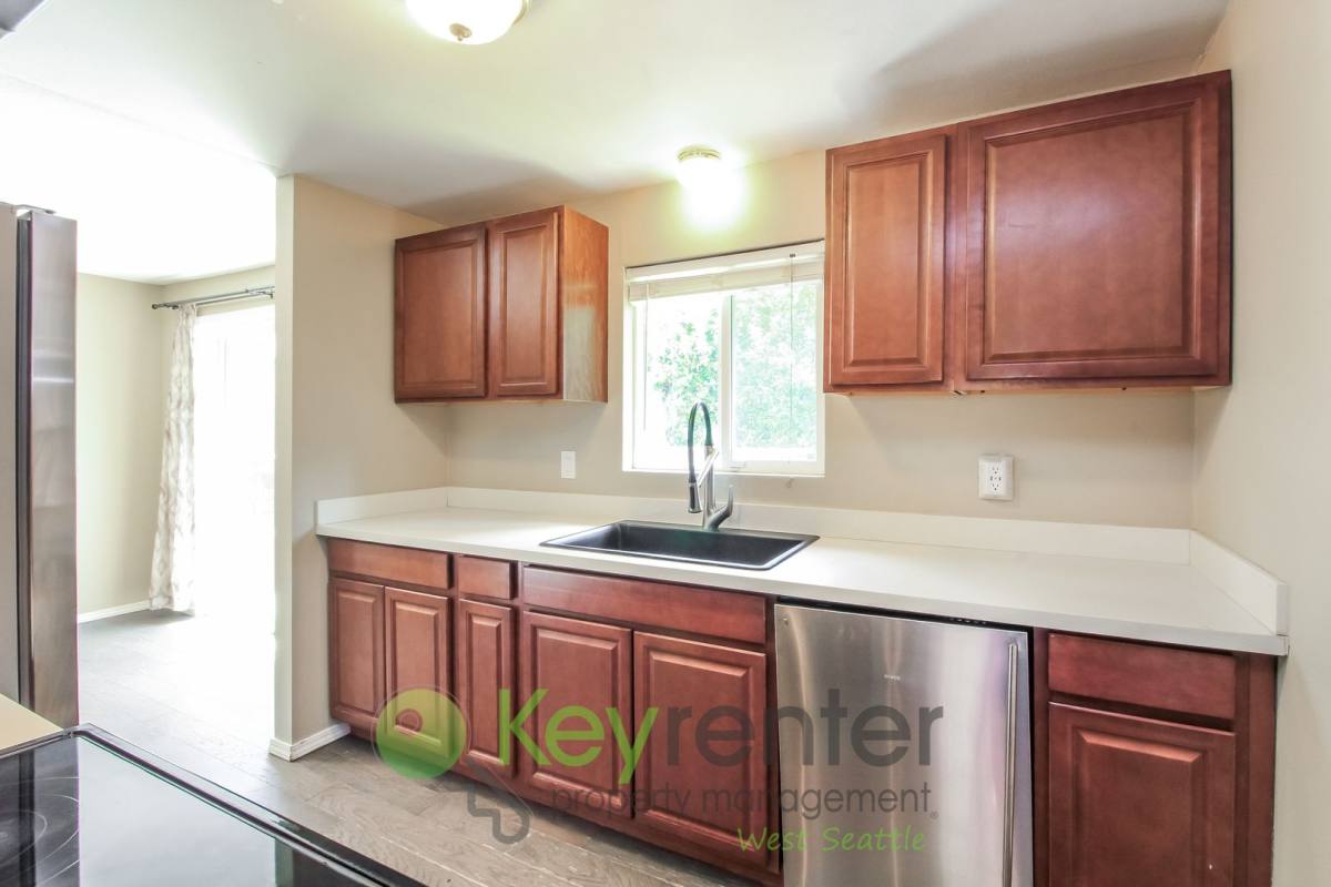 House for rent at 2511 SW 107th Way, Seattle, WA 98146