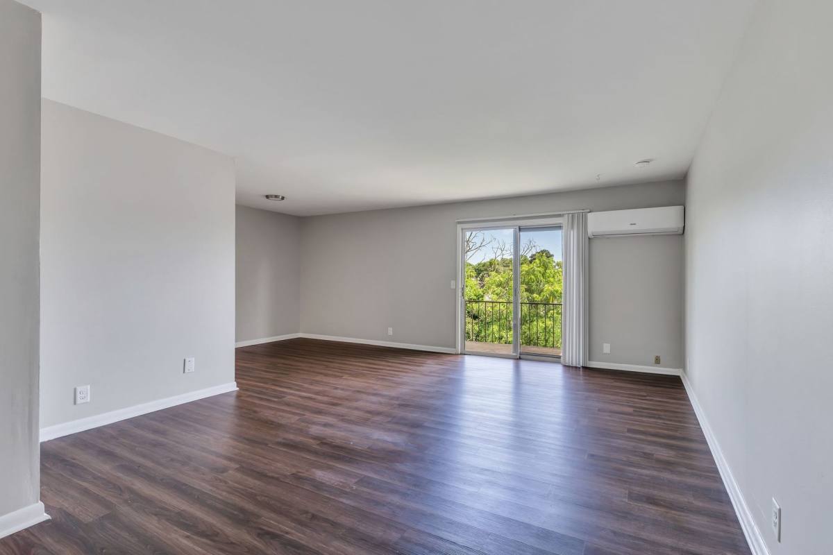 Apartment for rent at 550 E Bledsoe St, Gallatin, TN 37066