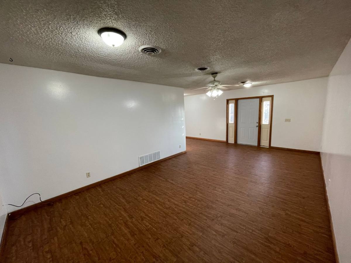 House for rent at 525 E 47th St, Davenport, IA 52806