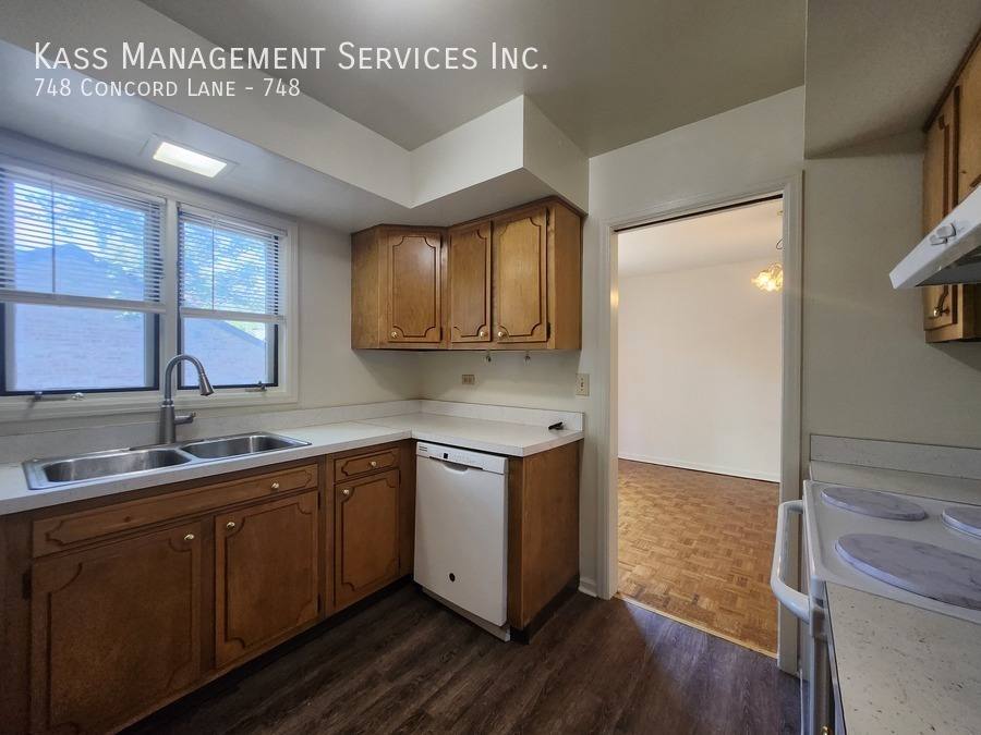 Townhouse for rent at 748 Concord Lane #748, Barrington, IL 60010