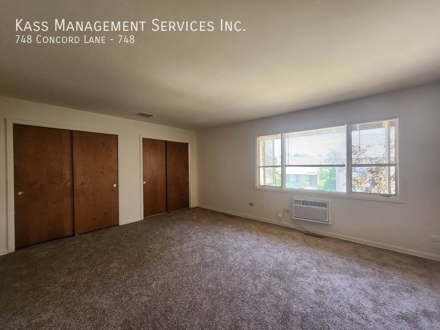 Townhouse for rent at 748 Concord Lane #748, Barrington, IL 60010