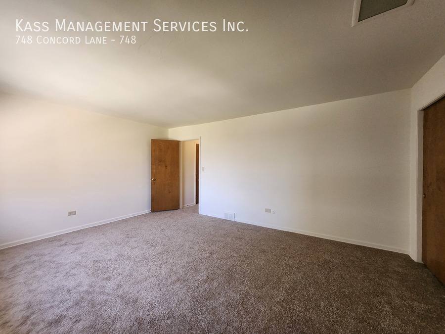 Townhouse for rent at 748 Concord Lane #748, Barrington, IL 60010