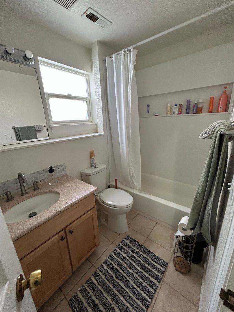 Apartment for rent at 813-815 E Geneseo St, Lafayette, CO 80026