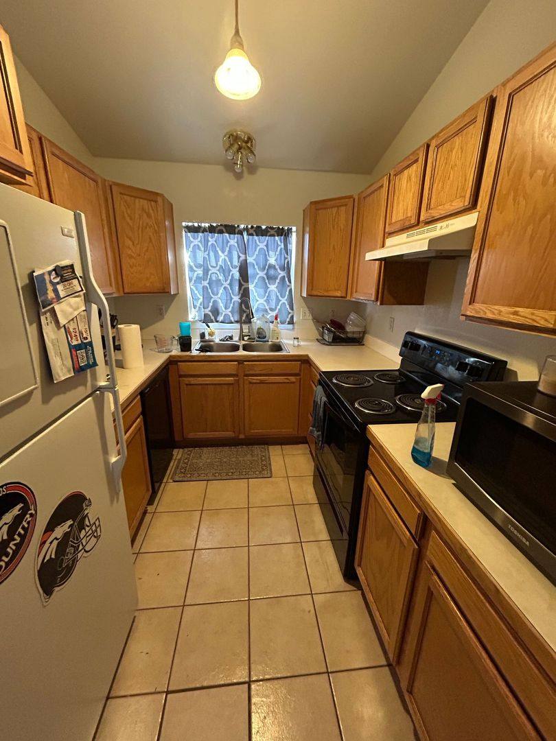 Apartment for rent at 813-815 E Geneseo St, Lafayette, CO 80026