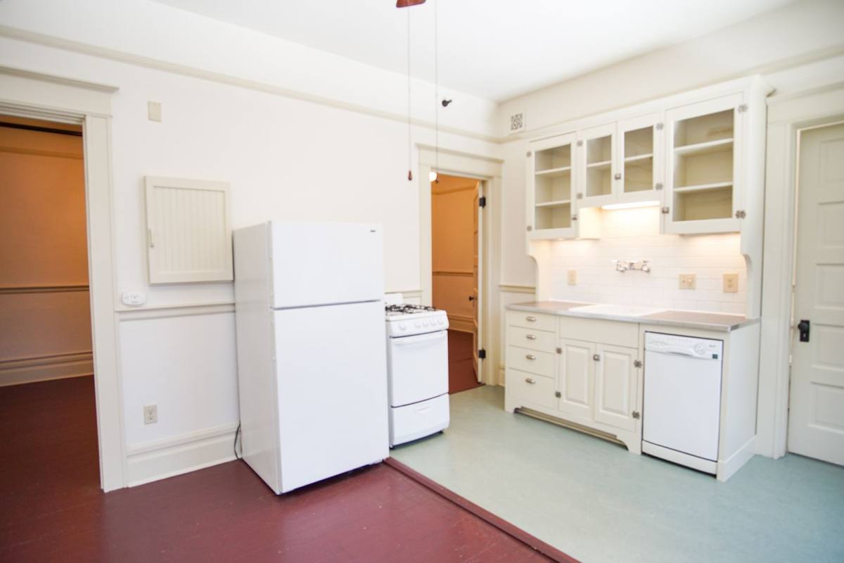 Apartment for rent at 1834 SW 5th Ave, Portland, OR 97201