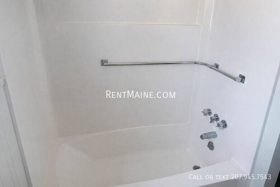 Apartment for rent at 19 Hemlock St, Bangor, ME 04401