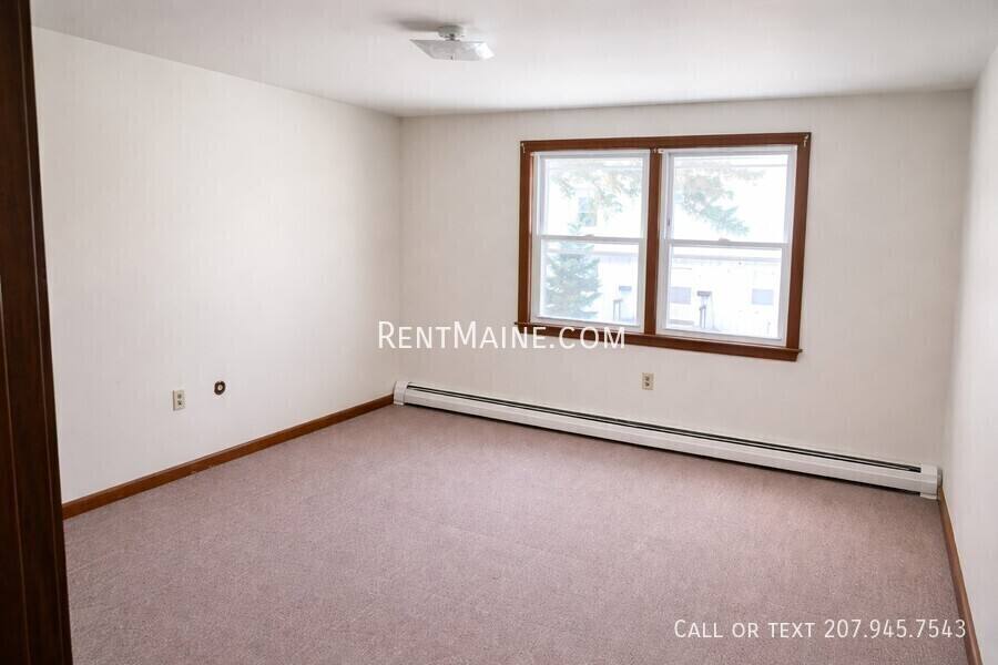 Apartment for rent at 19 Hemlock St, Bangor, ME 04401