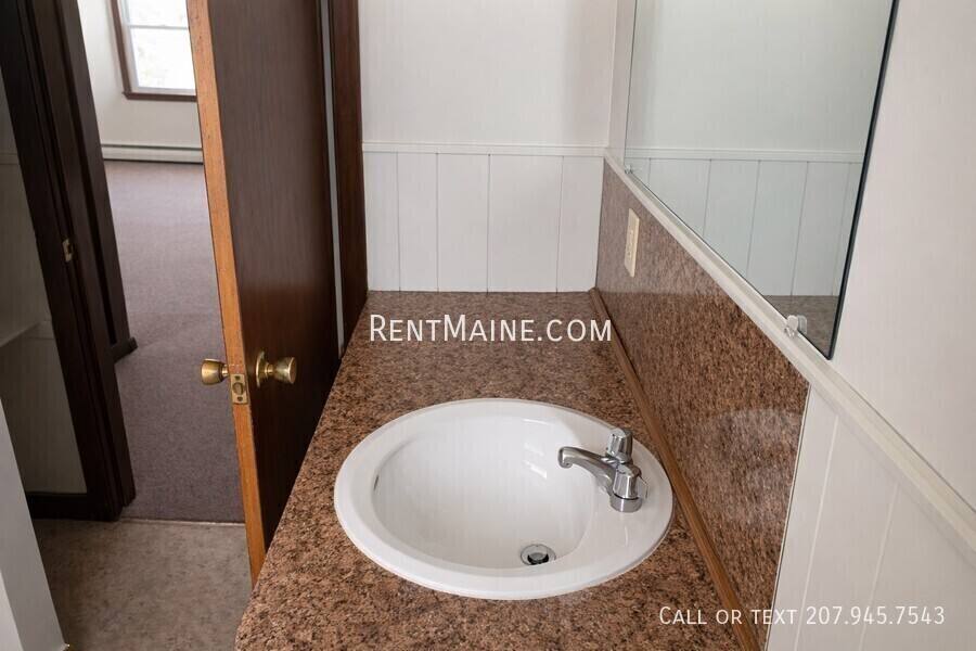 Apartment for rent at 19 Hemlock St, Bangor, ME 04401