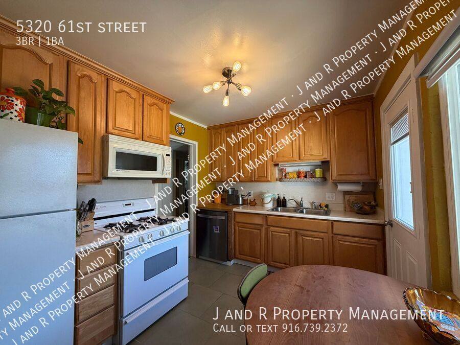 House for rent at 5320 61st St, Sacramento, CA 95820