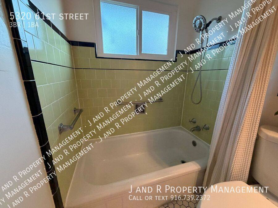 House for rent at 5320 61st St, Sacramento, CA 95820
