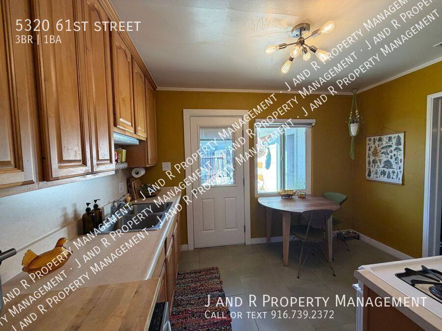House for rent at 5320 61st St, Sacramento, CA 95820