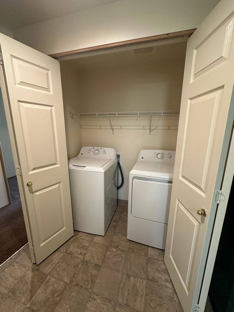 Apartment for rent at 2467 Queen Avenue, SE, Albany, OR 97322