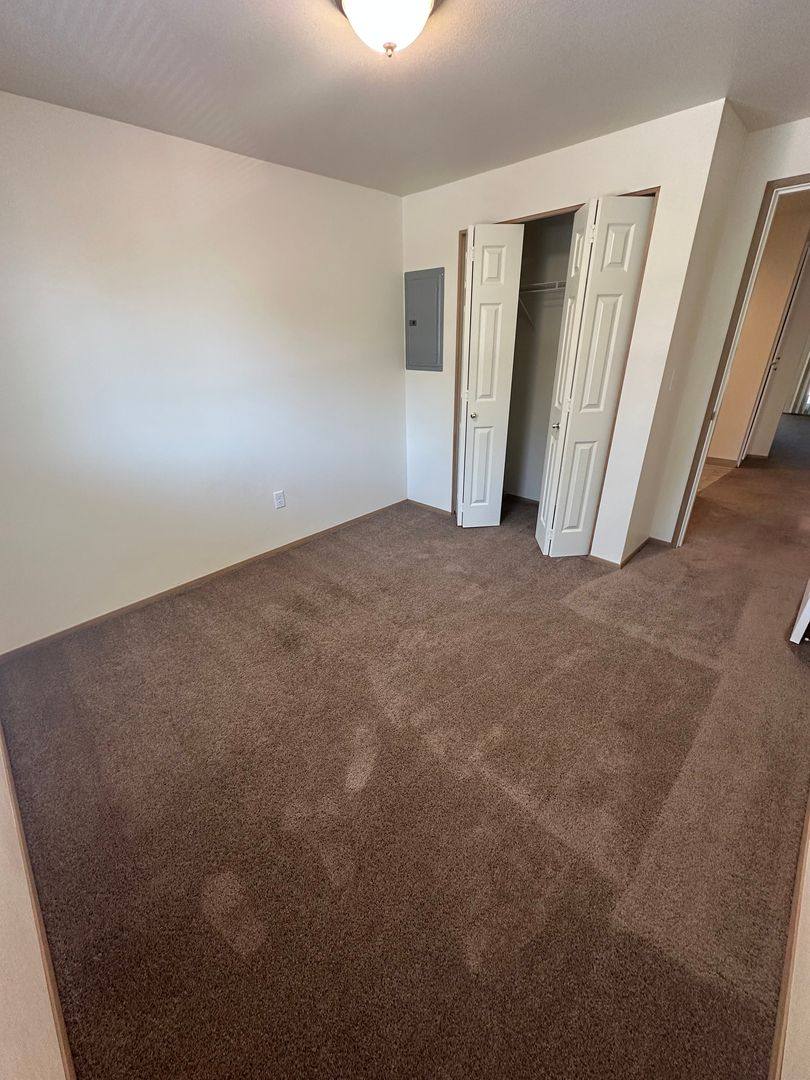 Apartment for rent at 2467 Queen Avenue, SE, Albany, OR 97322