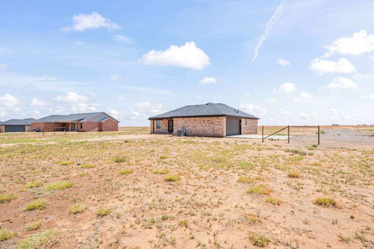 House for rent at 10601 E Cr, Slaton, TX 79364