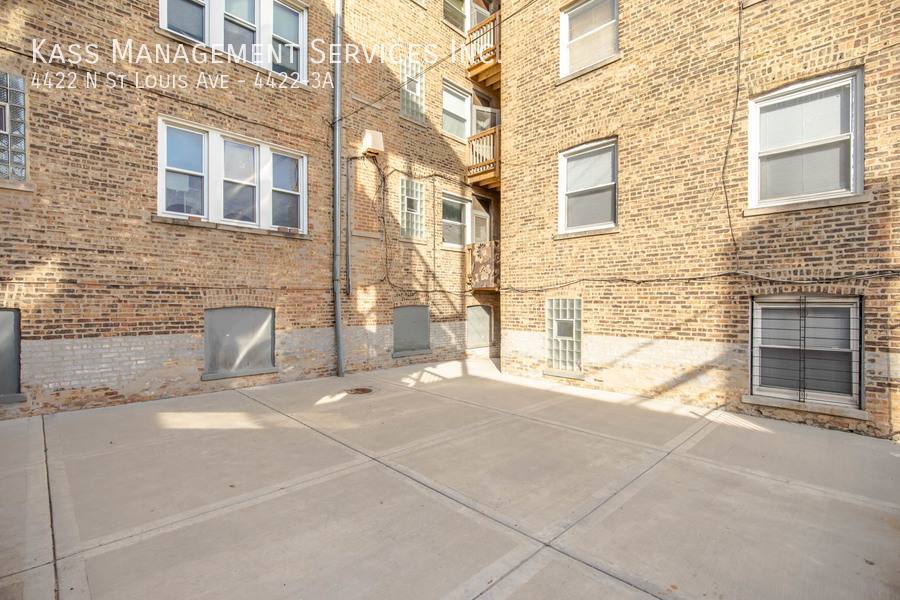 Apartment for rent at 4422 N St Louis Ave #3A, Chicago, IL 60625