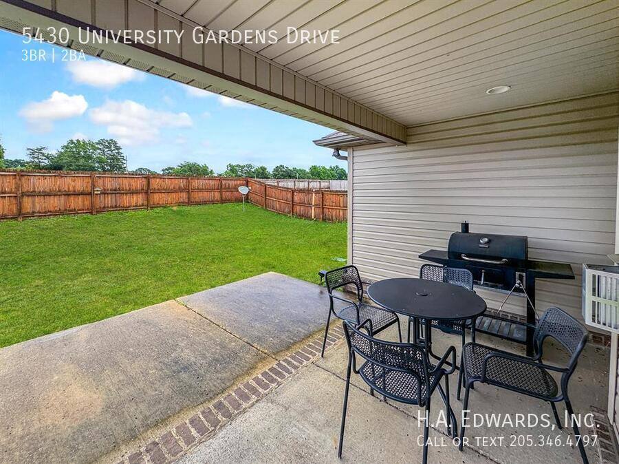 House for rent at 5430 University Gardens Dr, Cottondale, AL 35453