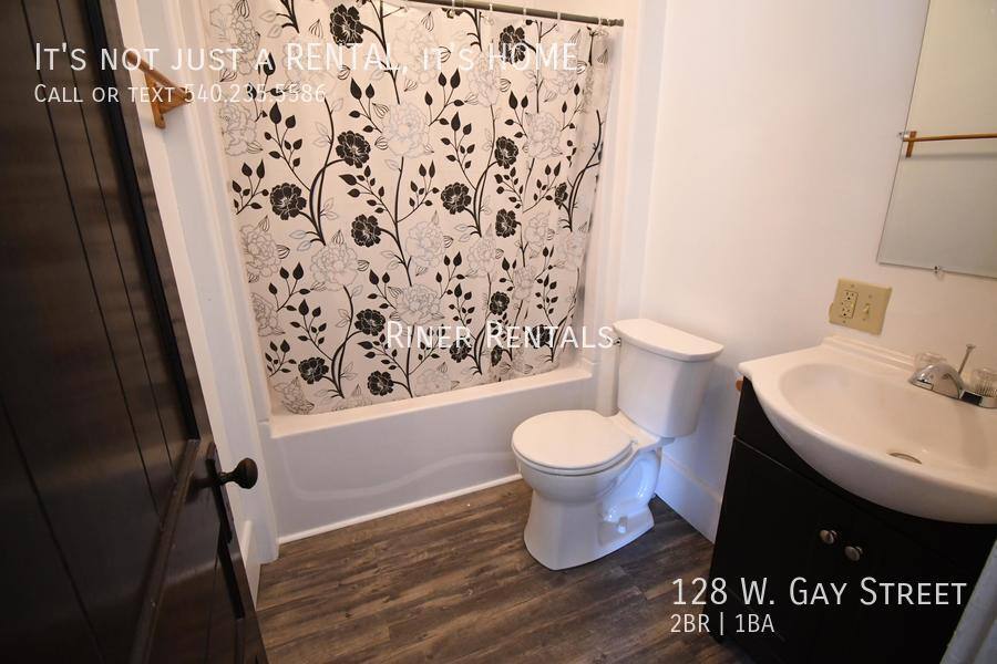 Townhouse for rent at 128 W Gay St, Harrisonburg, VA 22801