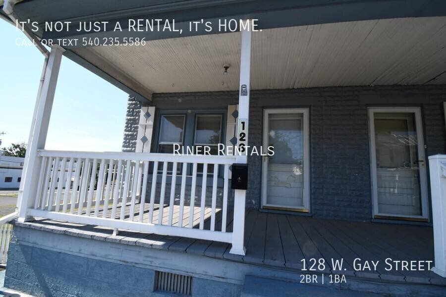Townhouse for rent at 128 W Gay St, Harrisonburg, VA 22801