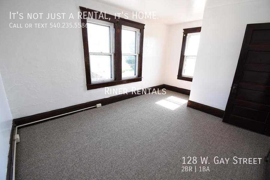 Townhouse for rent at 128 W Gay St, Harrisonburg, VA 22801