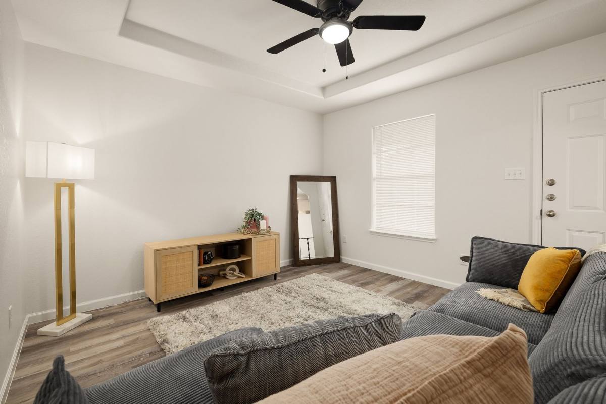 Apartment for rent at 911 Caffery Rd, Pharr, TX 78577