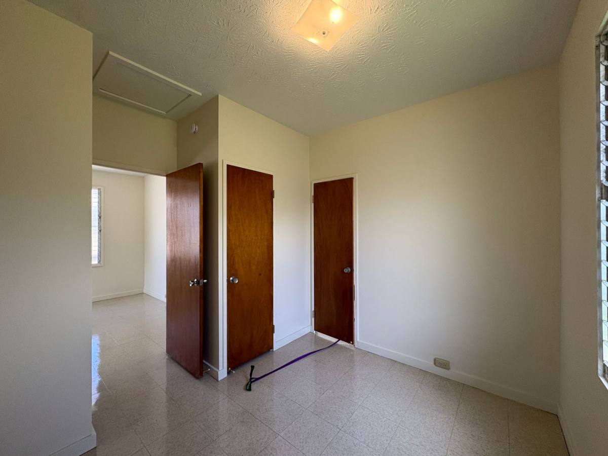 Apartment for rent at 1416 10th Ave, Honolulu, HI 96816