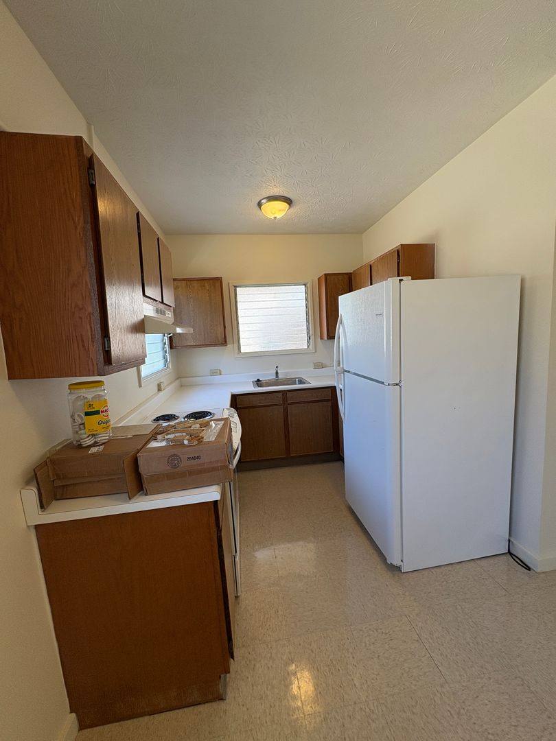 Apartment for rent at 1416 10th Ave, Honolulu, HI 96816