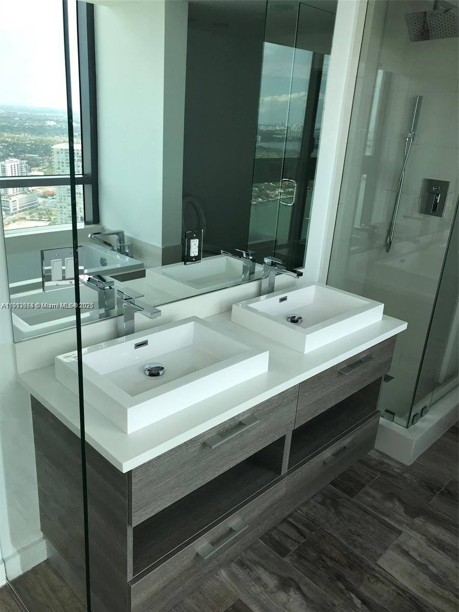 Apartment for rent at 650 NE 32nd St #4908, Miami, FL 33137