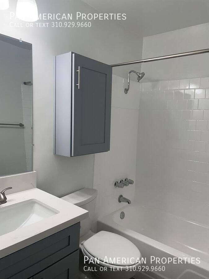Apartment for rent at 400 Merrimac Way #24, Costa Mesa, CA 92626