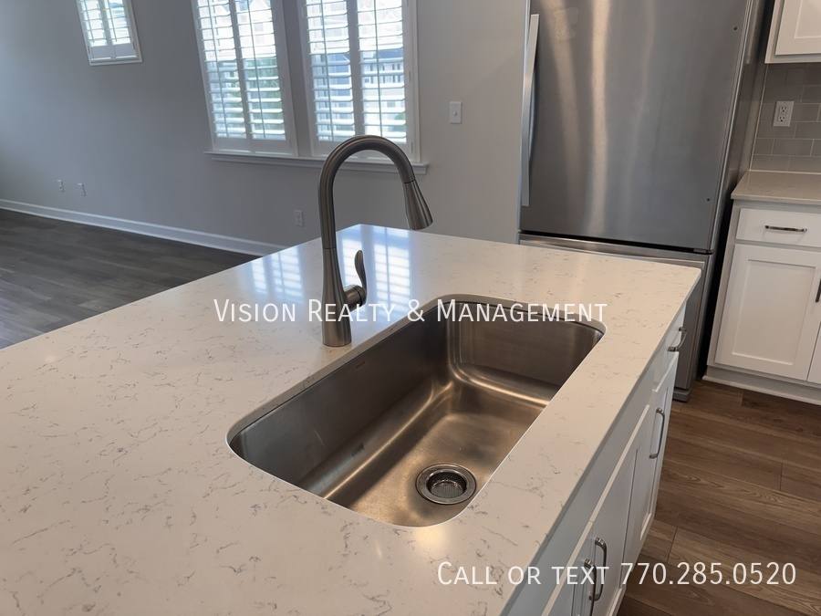 Townhouse for rent at 141 Winding River Dr, Johns Island, SC 29455