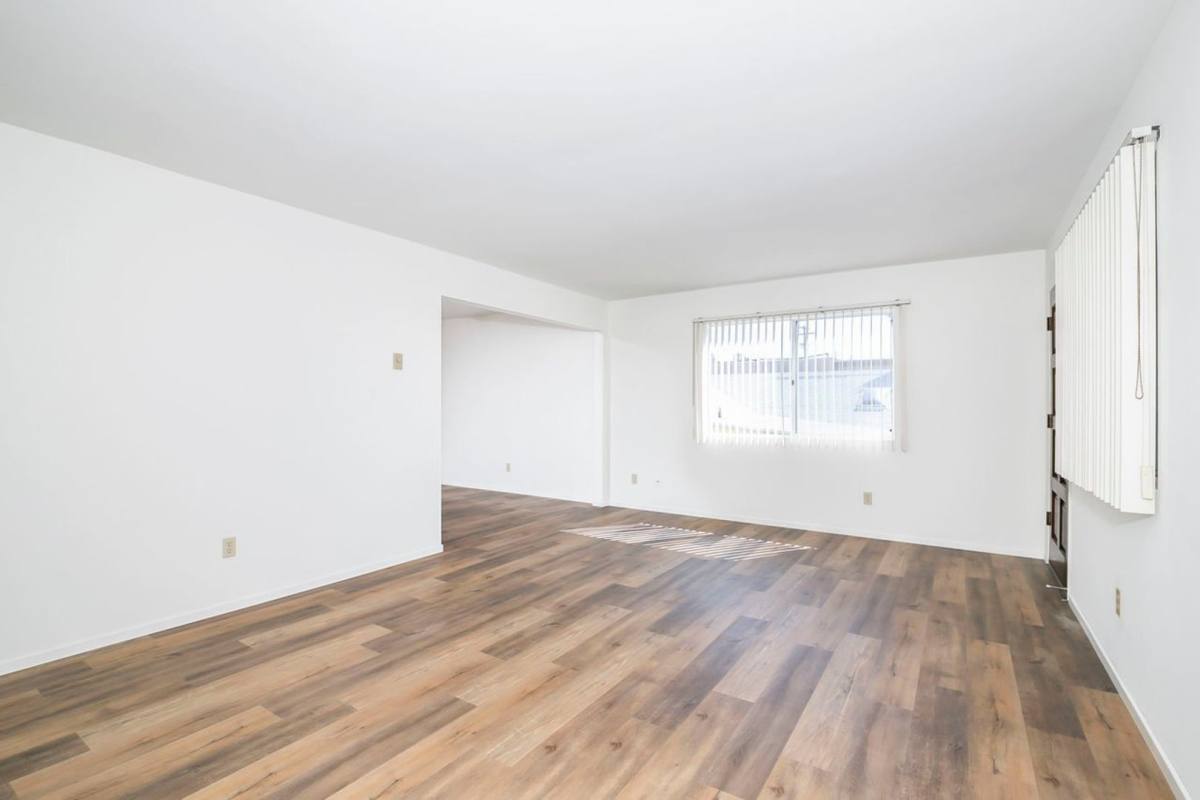 Townhouse for rent at 1150 Grand Ave, San Diego, CA 92109