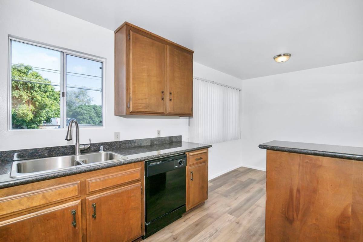 Townhouse for rent at 1150 Grand Ave, San Diego, CA 92109