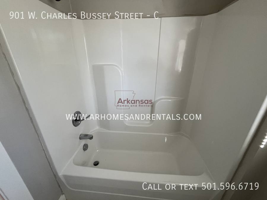 Apartment for rent at 901 W Charles Bussey St #C, Little Rock, AR 72206