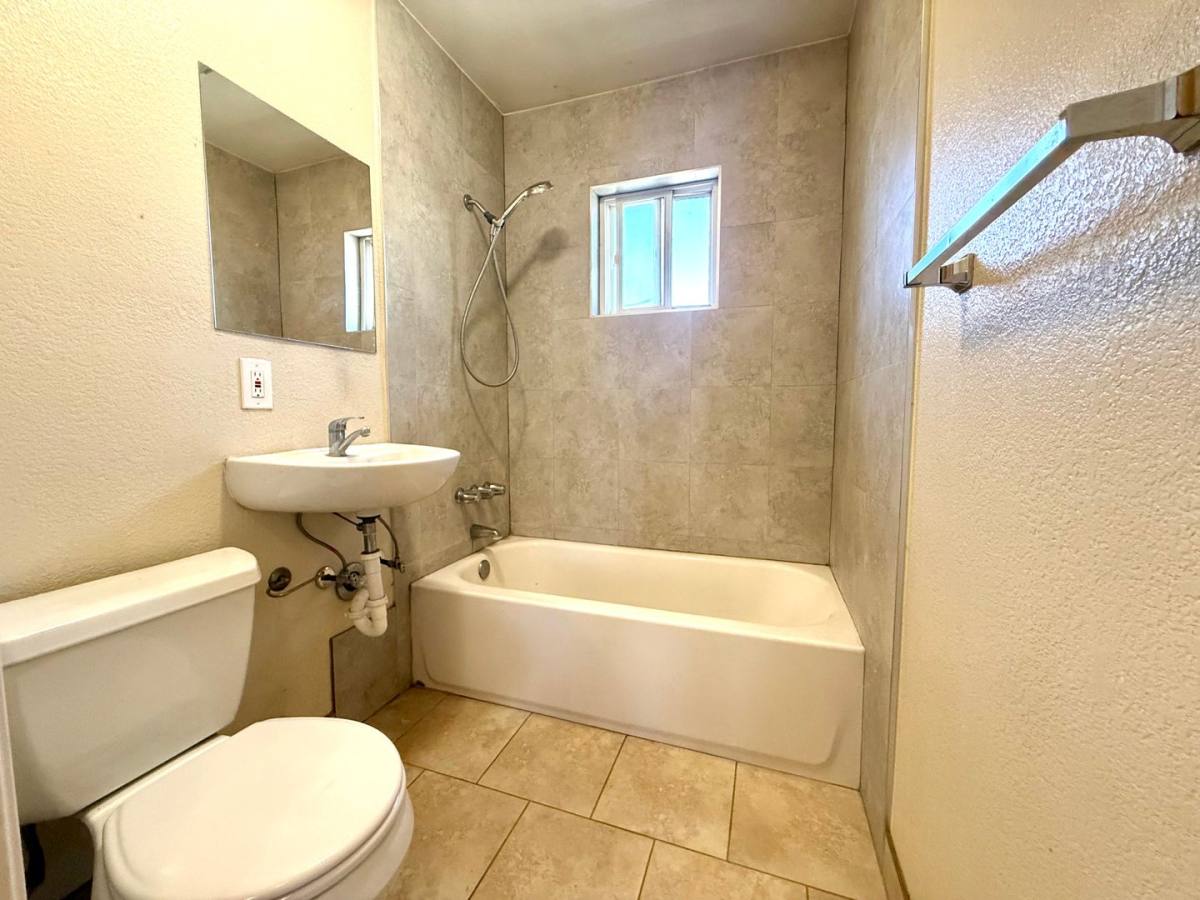 Apartment for rent at 73 Duane St, San Jose, CA 95110