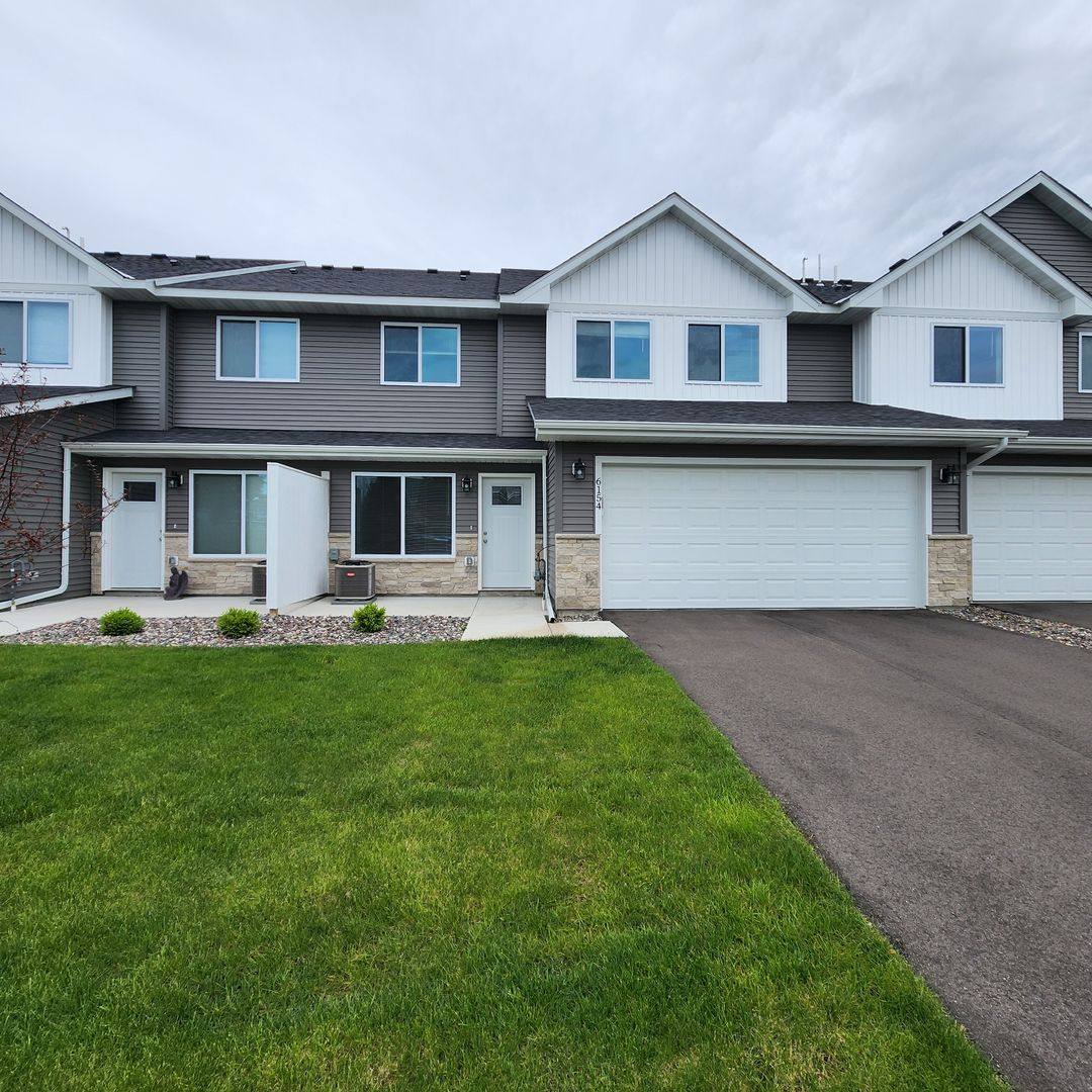 Townhouse for rent at 6044 Manchester Ave NE, Albertville, MN 55301