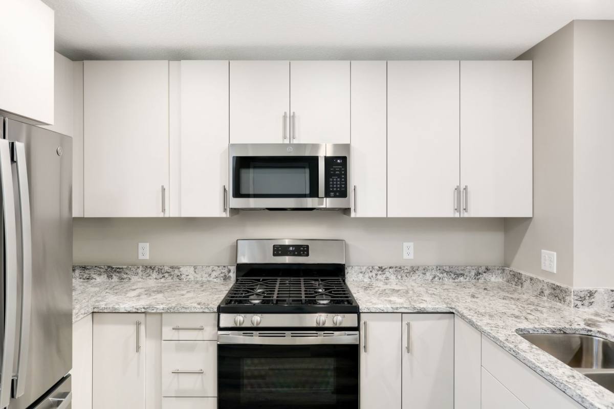 Townhouse for rent at 6044 Manchester Ave NE, Albertville, MN 55301