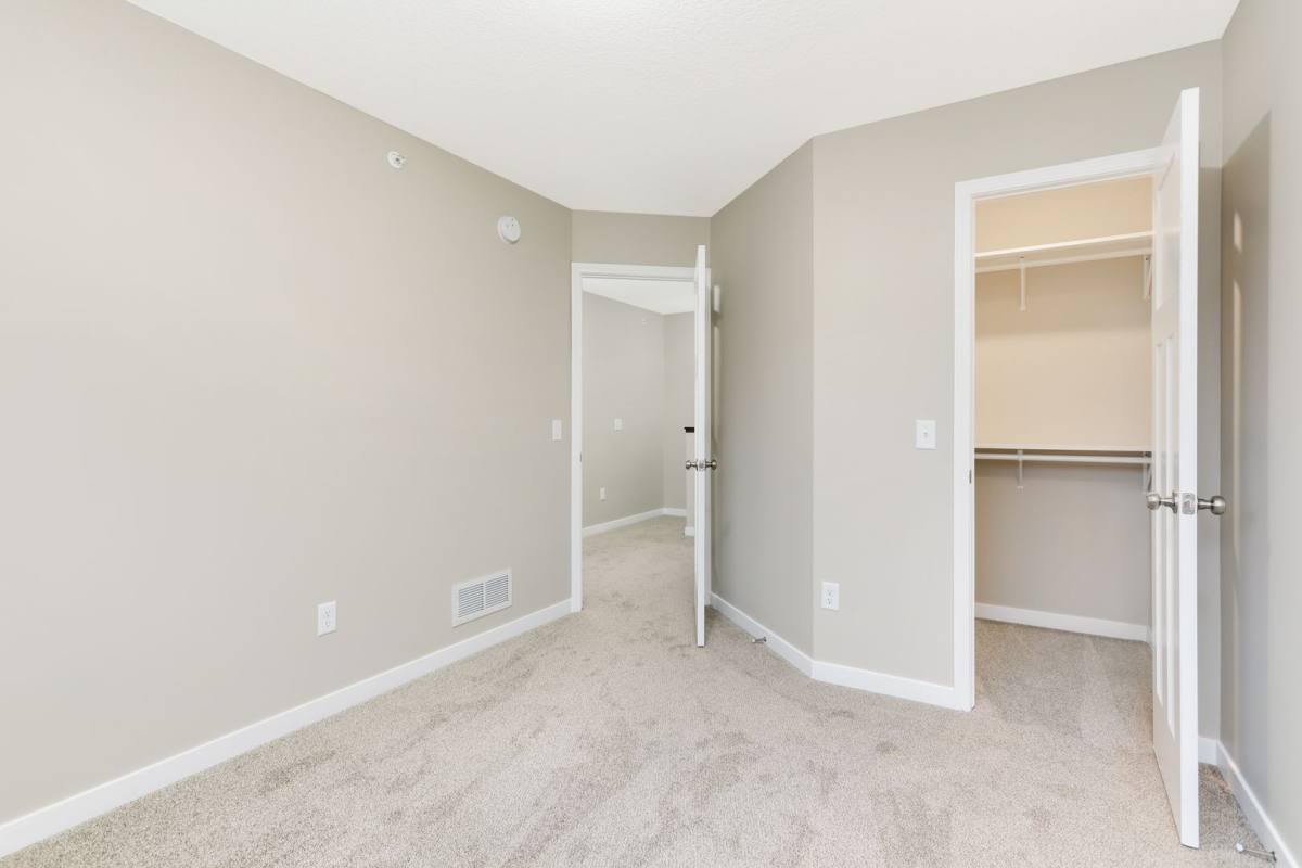 Townhouse for rent at 6044 Manchester Ave NE, Albertville, MN 55301