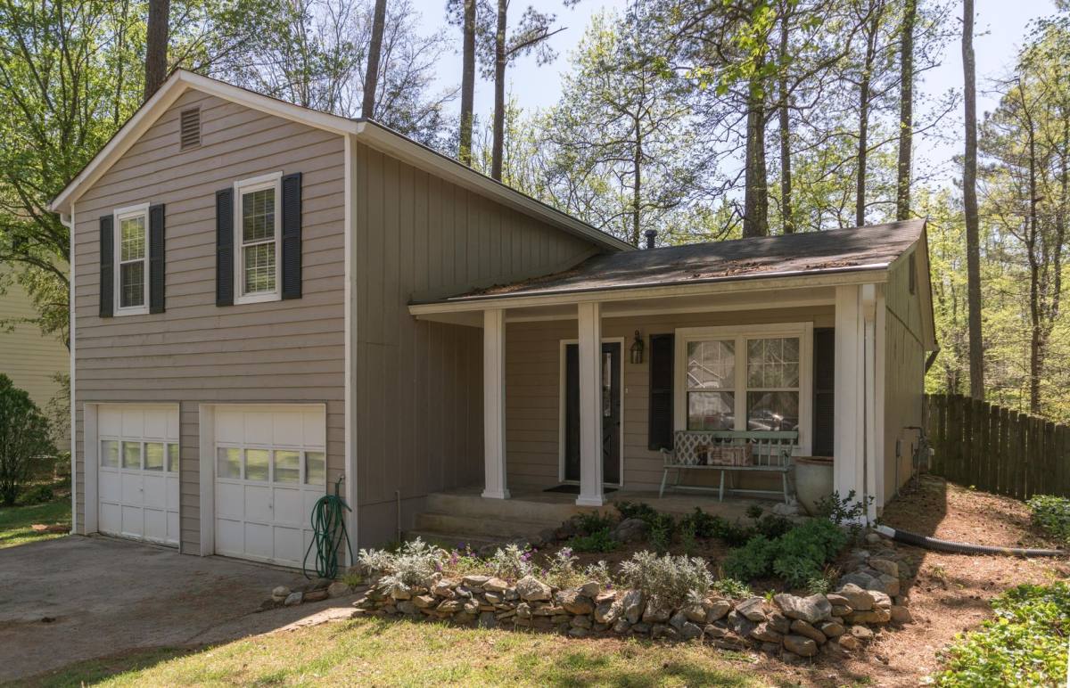 House for rent at 420 Sheringham Court, Roswell, GA 30076