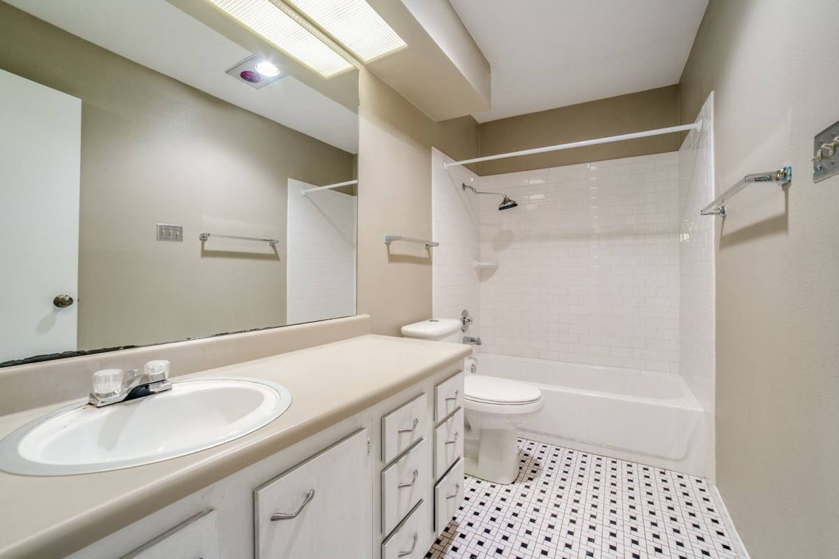 Townhouse for rent at 3843 Barrington, San Antonio, TX 78217